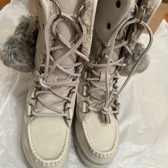 NWT Manitobah Waterproof Pacific Tall Boot - Picture 4 of 6